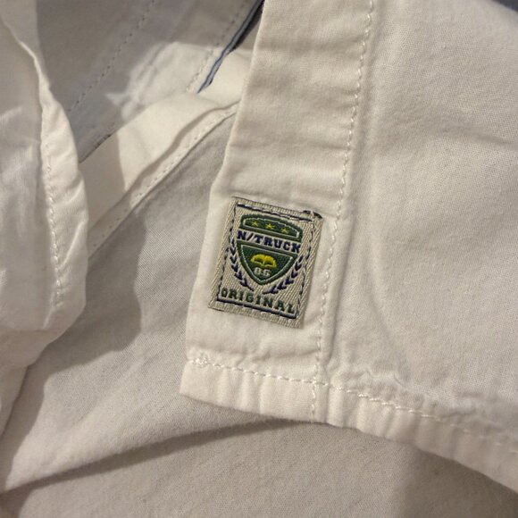 Contrast button down - Picture 4 of 4